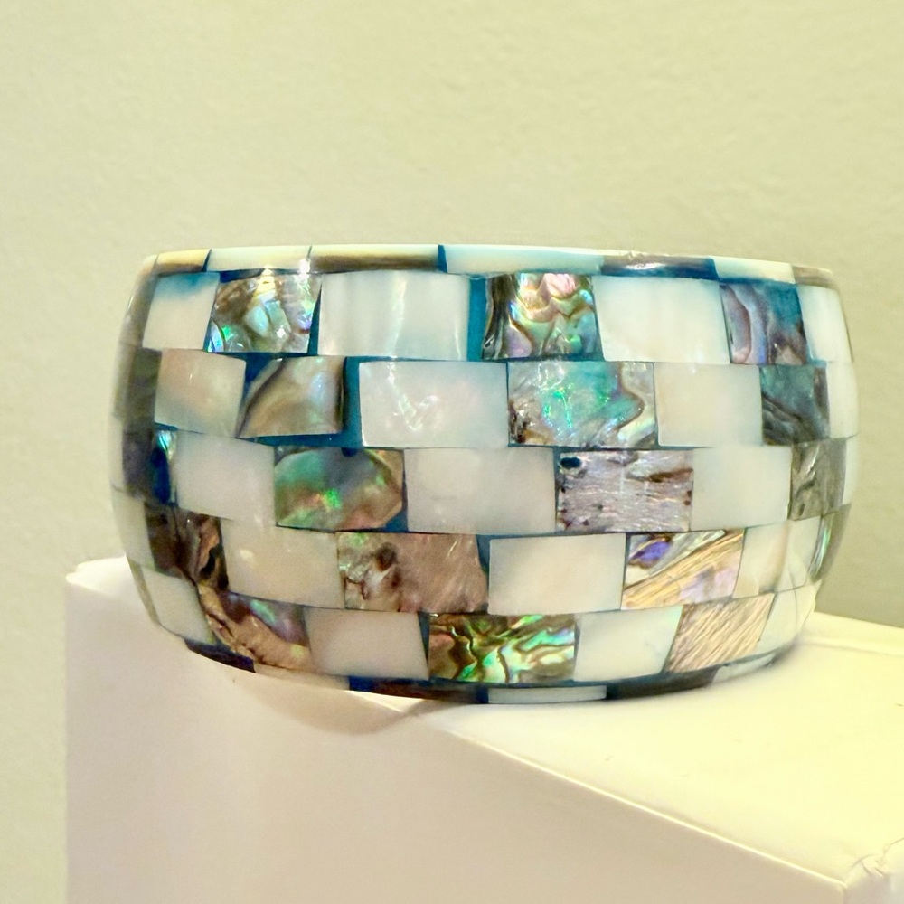 Vintage Mother of Pearl White/Black 1” Wide Mosaic Bangle Bracelet - Picture 3 of 8